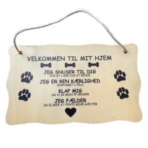 Træskilt med "Velkommen" tekst