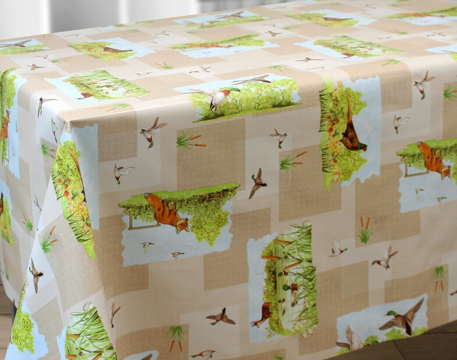 Voksdug med motiv af forskellige vildtarter