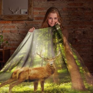 Fleece tæppe med print af Kronhjort