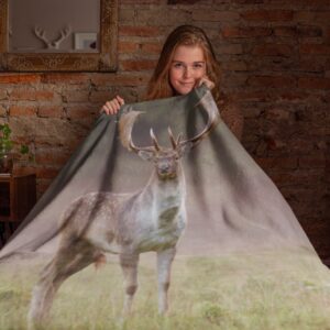 Fleece tæppe med print af Dåhjort