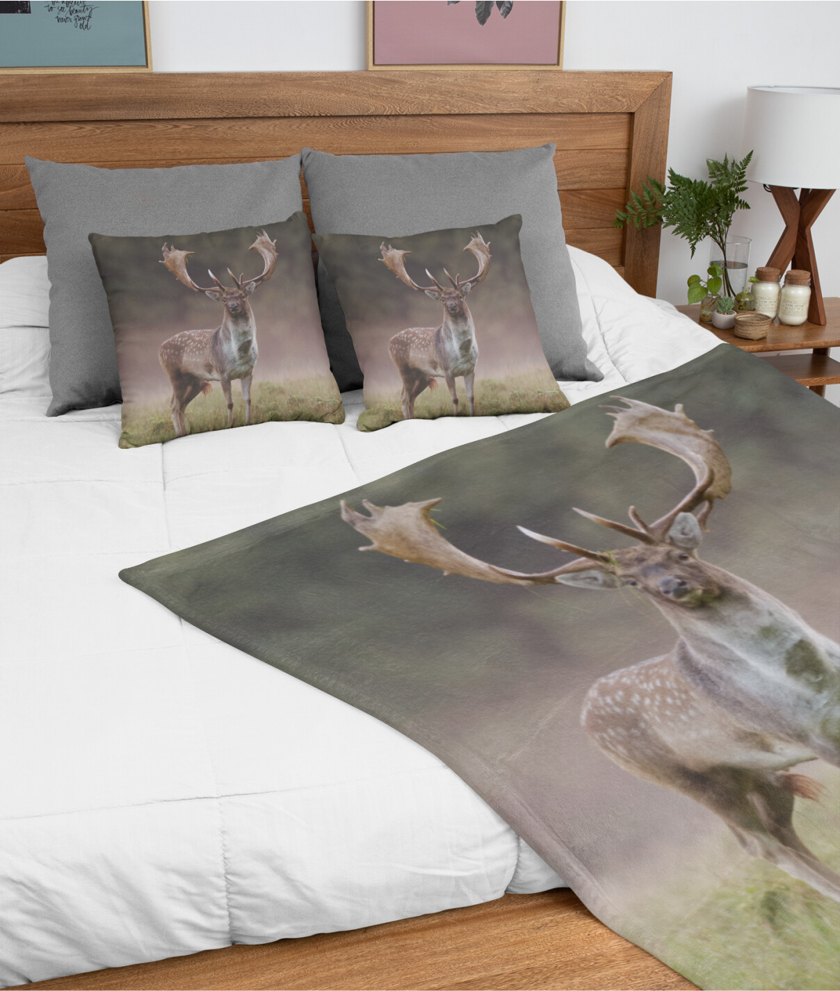 Sammenpak med fleece tæppe og puder - Dåhjort