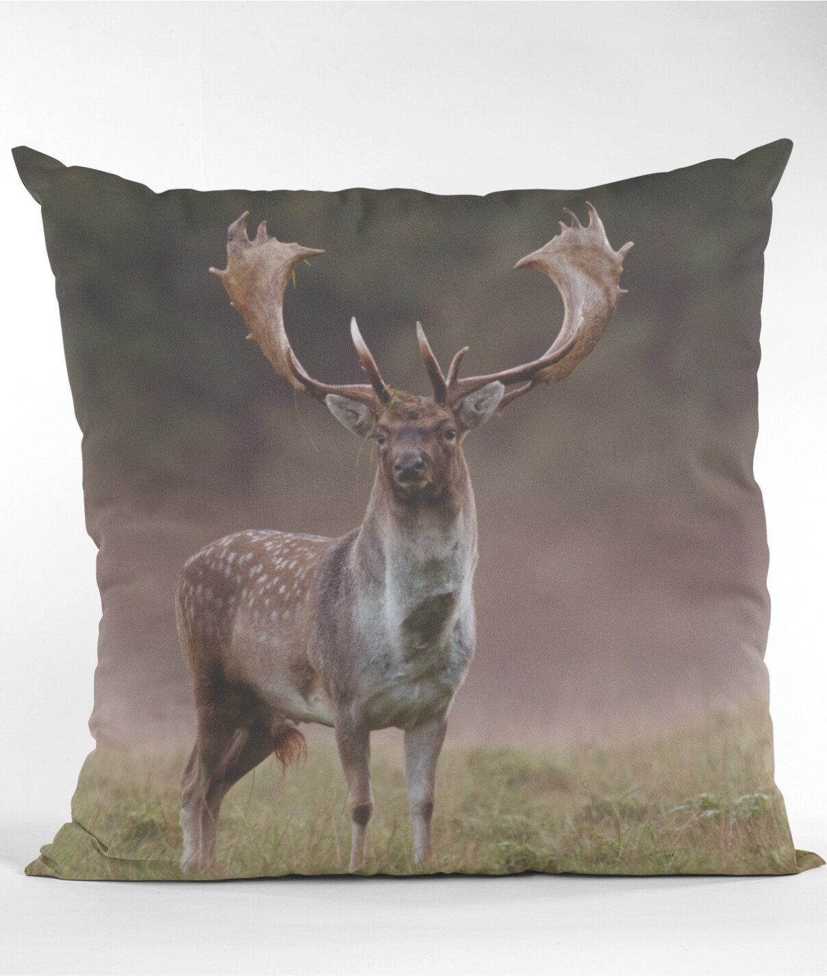 Pyntepude med print af Dåhjort